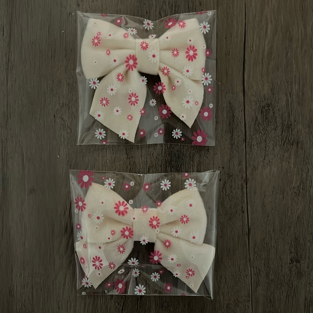 Pair of Beige Bows for Crocs